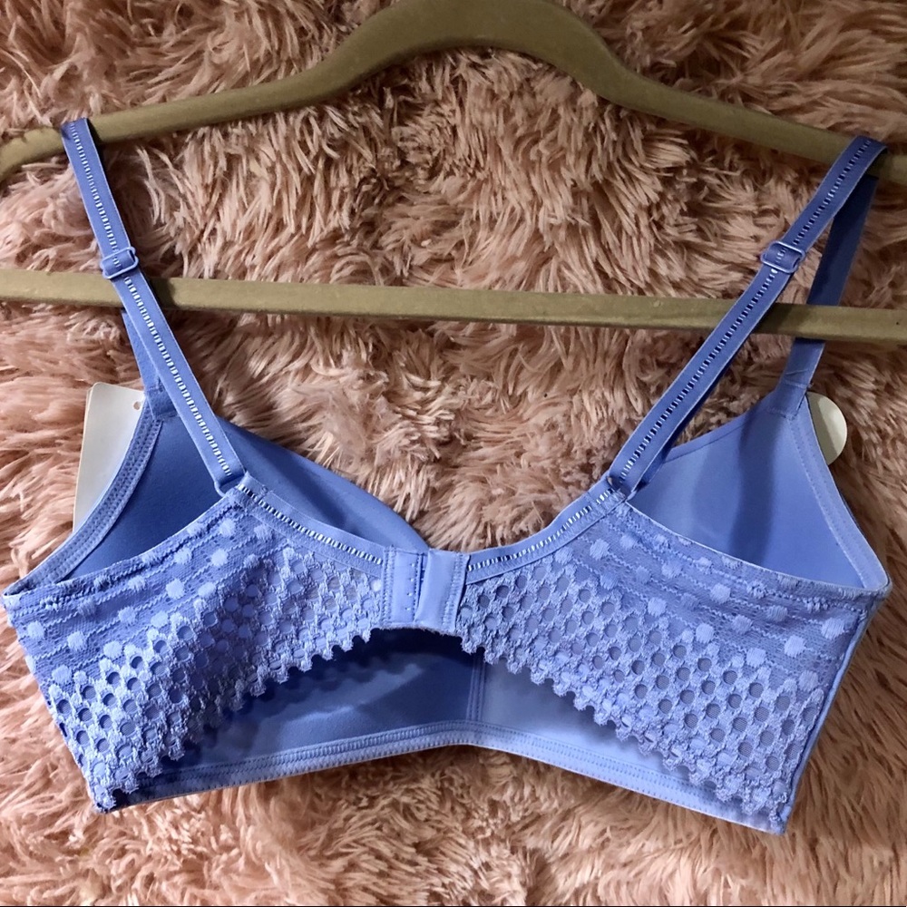 B. Tempt’d wire free push up - Picture 9 of 11